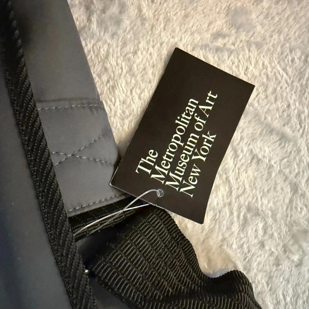 The Metropolitan Museum of Art Messenger‎ Bag Gray Renaissance M Dot NEW